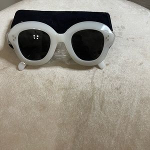 RESERVED 💥💥Celine White 0VK6/46-27-145 Sunglasses AUTHENTIC NEW